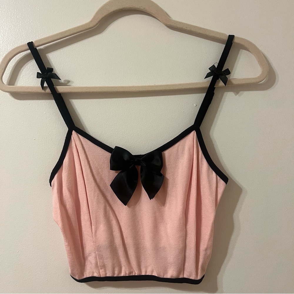 Pink and black cropped tank with bow detailing
